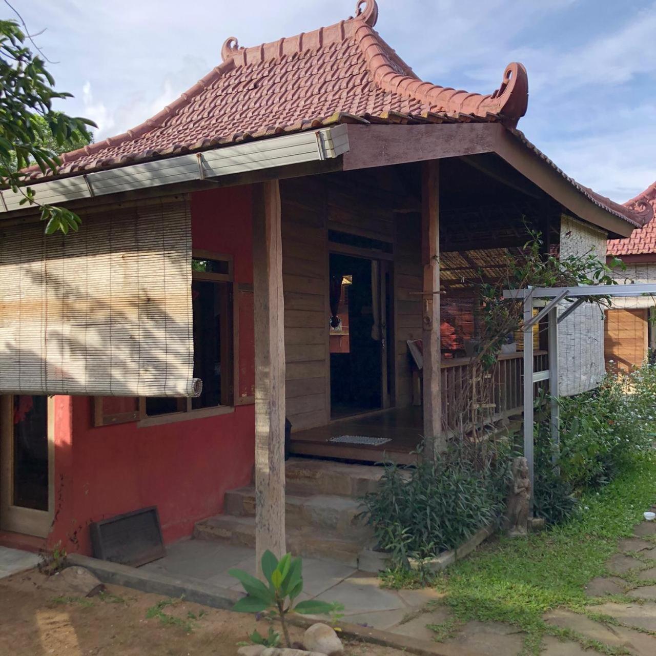 Harry'S Ocean House Pacitan Apartamento Exterior foto