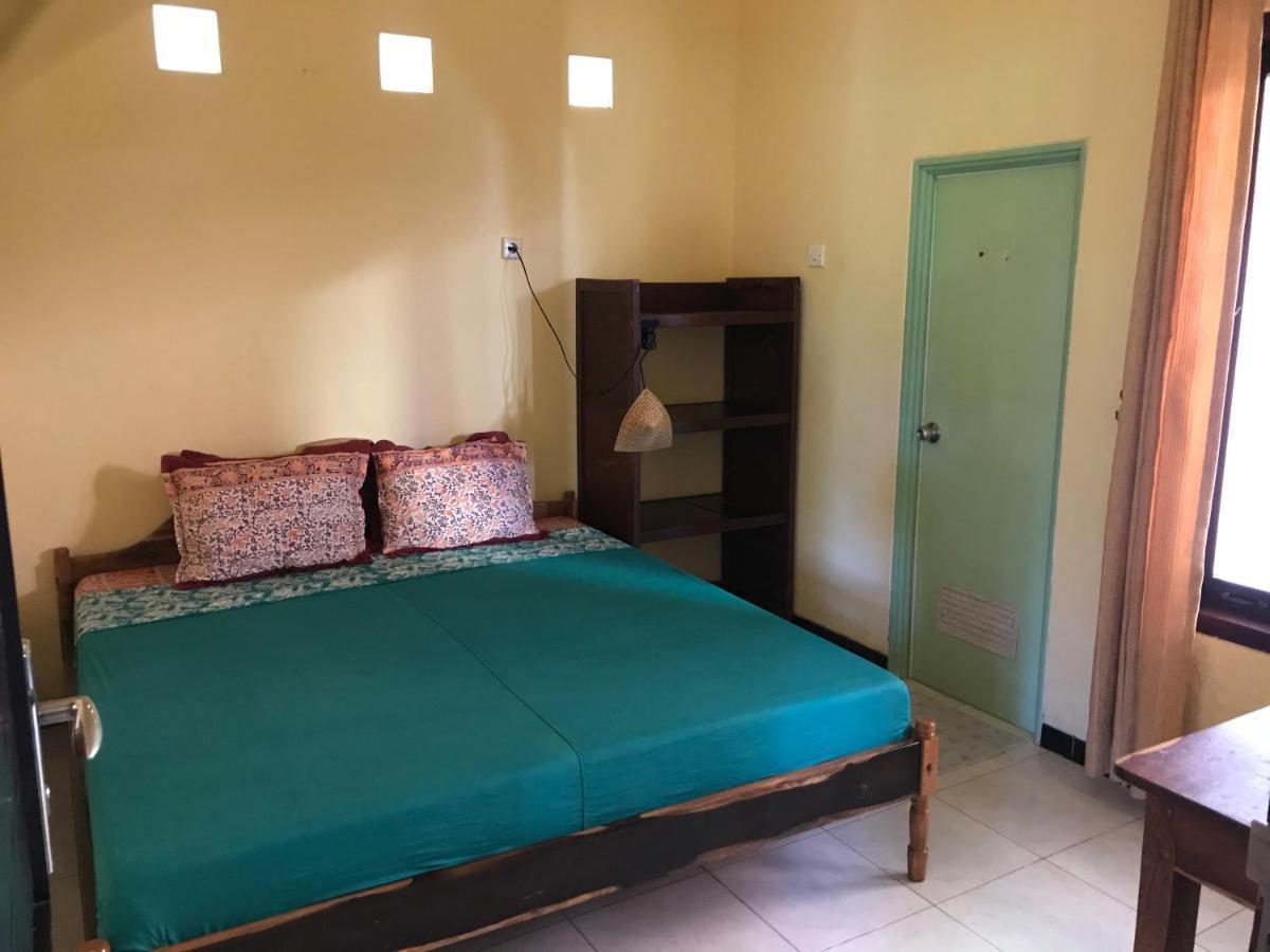 Harry'S Ocean House Pacitan Apartamento Exterior foto
