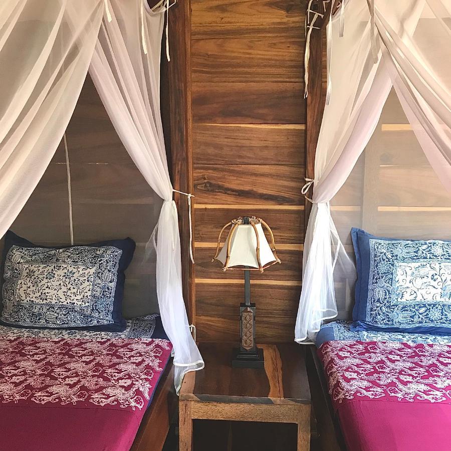 Harry'S Ocean House Pacitan Apartamento Exterior foto