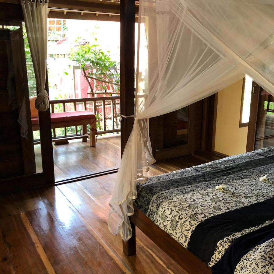 Harry'S Ocean House Pacitan Apartamento Exterior foto