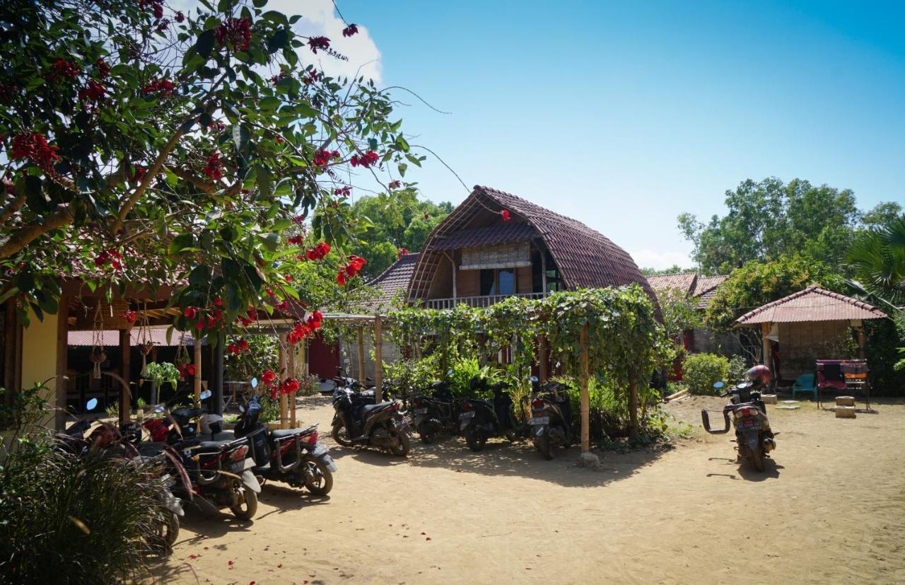 Harry'S Ocean House Pacitan Apartamento Exterior foto