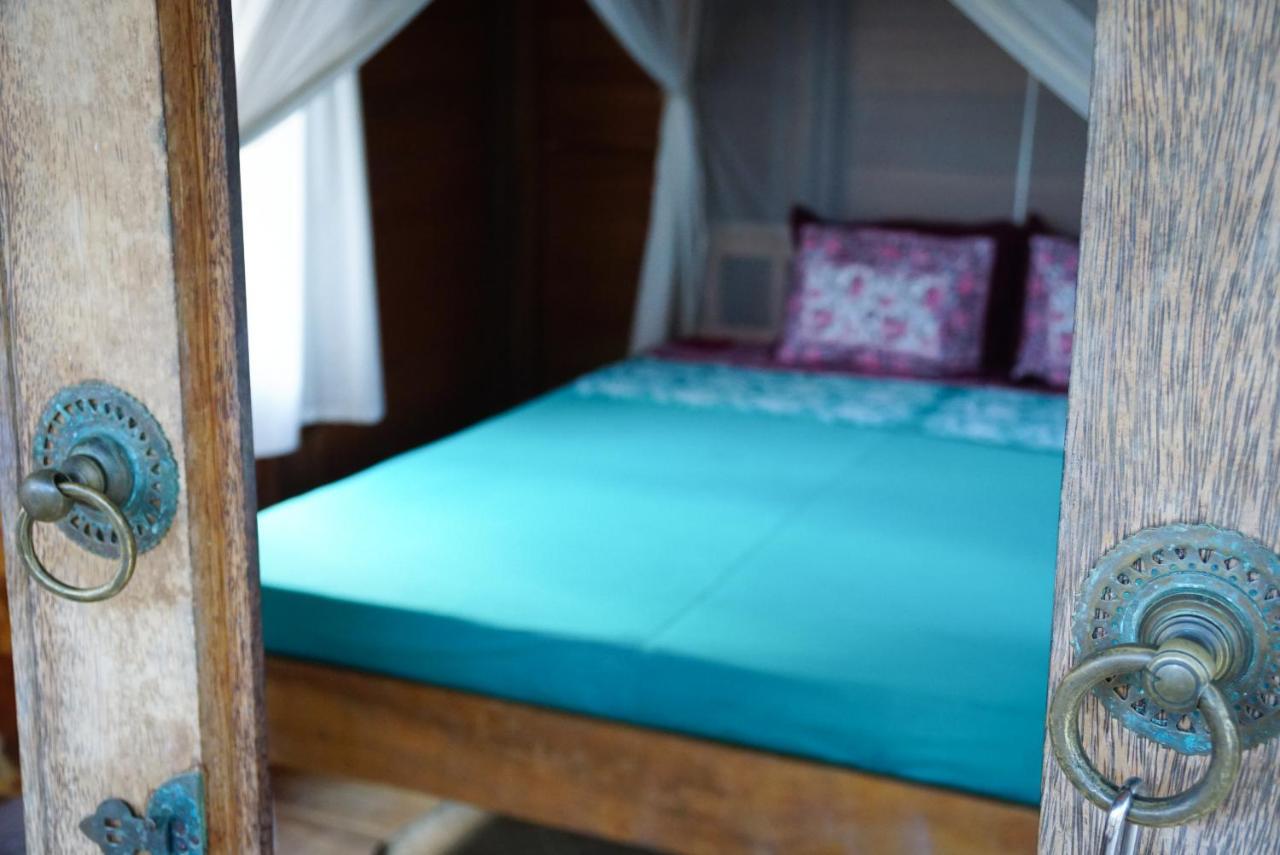 Harry'S Ocean House Pacitan Apartamento Exterior foto