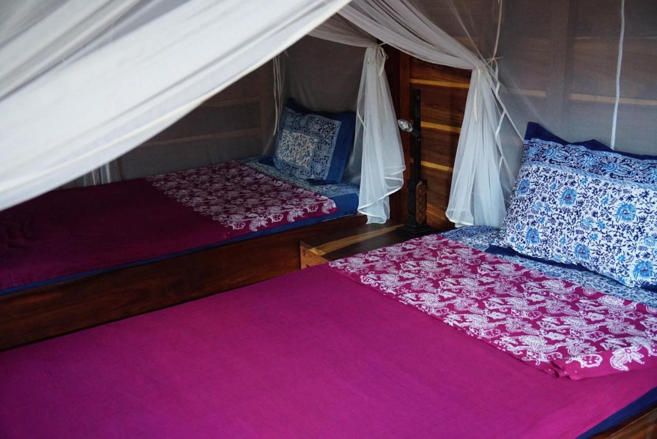 Harry'S Ocean House Pacitan Apartamento Exterior foto