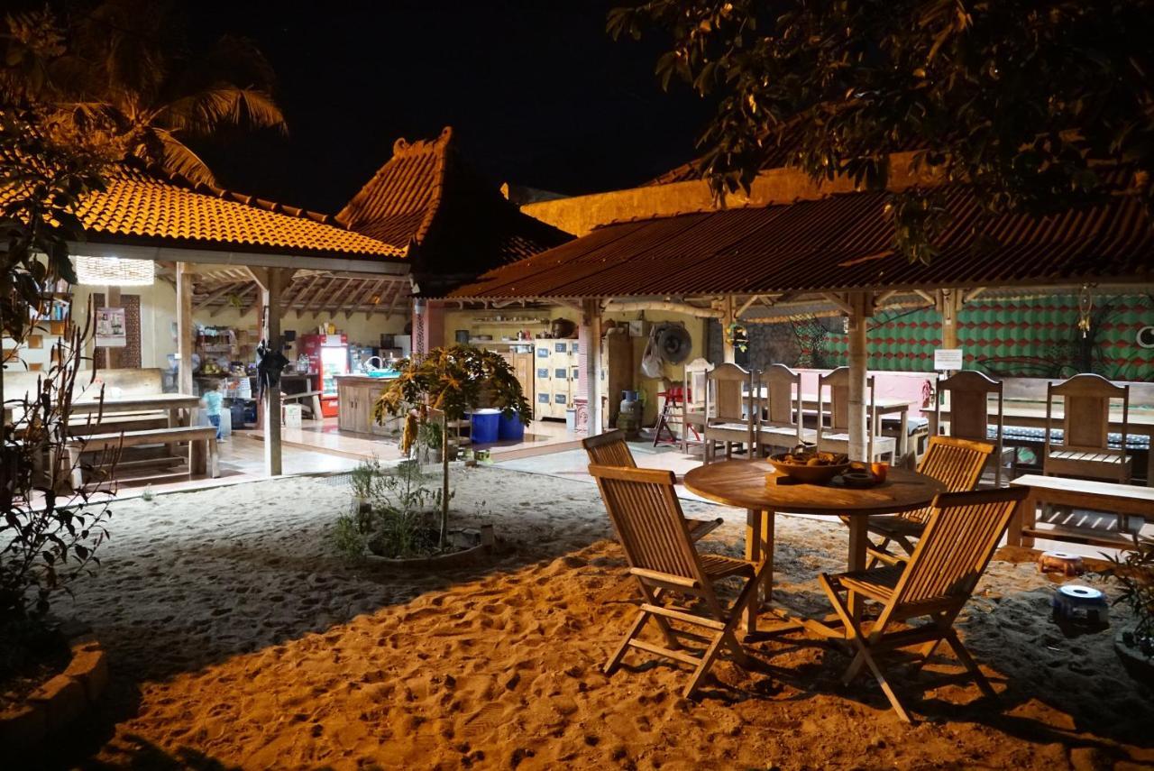 Harry'S Ocean House Pacitan Apartamento Exterior foto