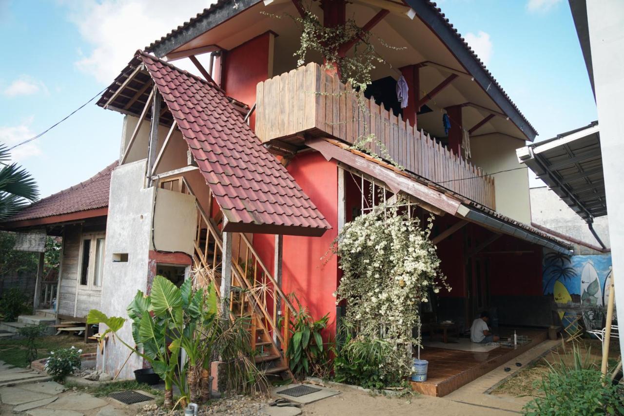 Harry'S Ocean House Pacitan Apartamento Exterior foto
