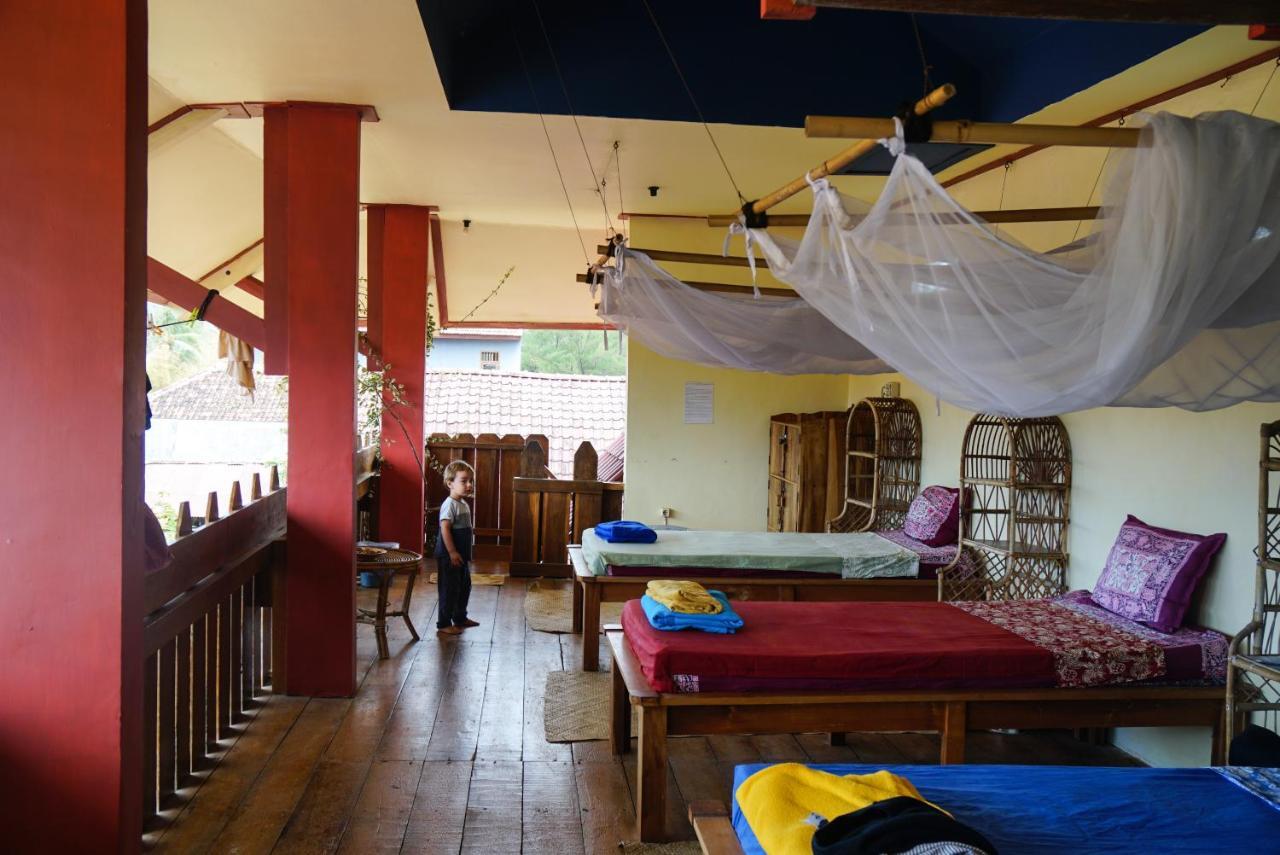 Harry'S Ocean House Pacitan Apartamento Exterior foto