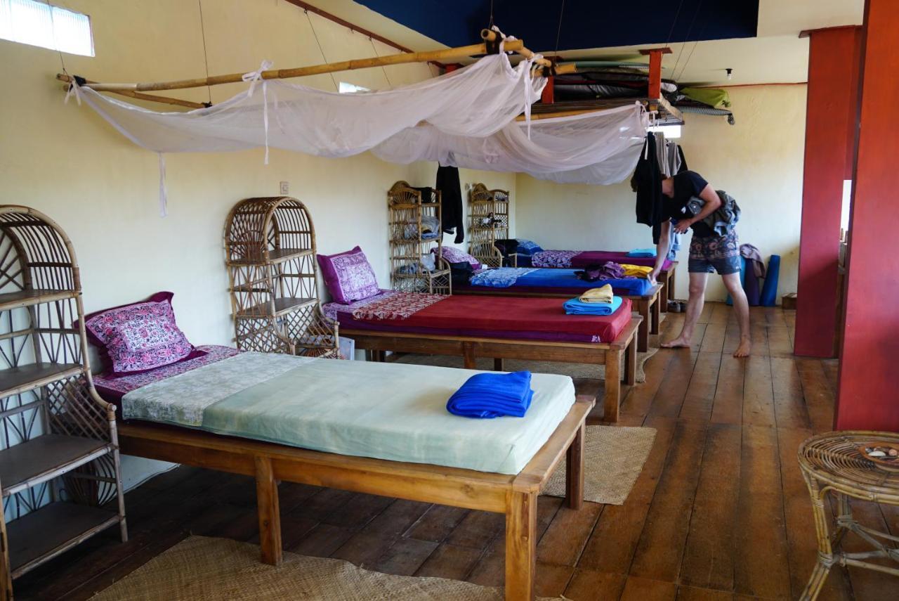 Harry'S Ocean House Pacitan Apartamento Exterior foto