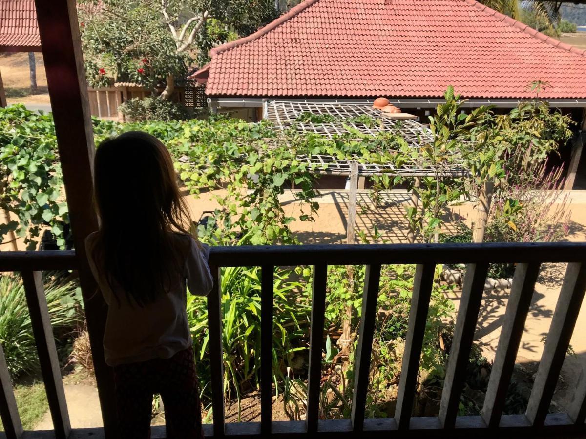 Harry'S Ocean House Pacitan Apartamento Exterior foto
